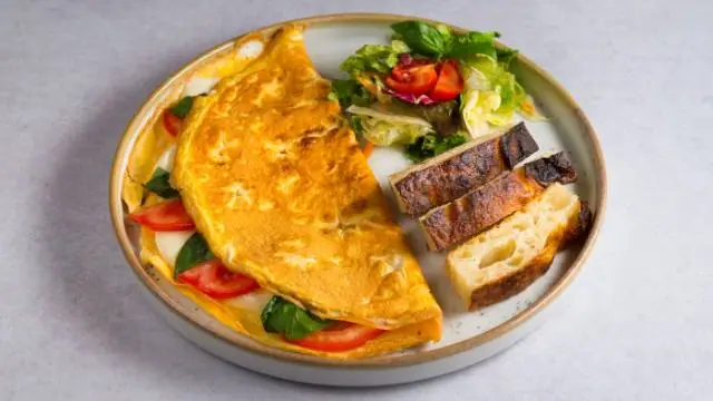 Omlet sa paradajzom i mocarelom